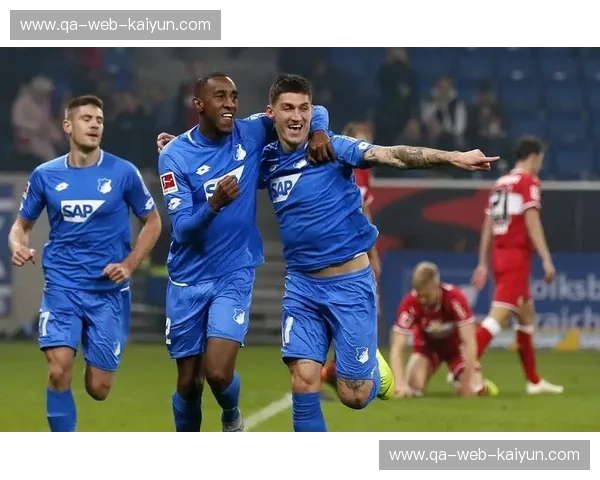 绿茵史诗：川崎前锋与大阪钢巴的宿命对决，点燃J联赛激情